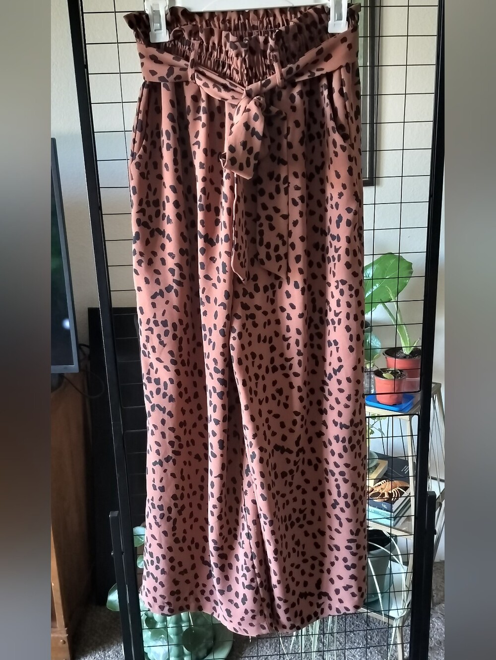 Like New Leopard Print High Waisted Pants
